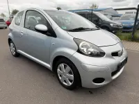 Używany Toyota Aygo 68 KM (50 kW) 2010 Srebrny Hatchback