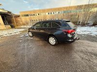 Gebraucht Opel Astra 136 PS (100 kW) 2018 Blau Kombi