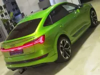 Usata Audi e-tron 369 kW (503 CV) 2023 Verde SUV