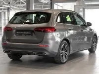 Gebraucht Mercedes B200 Progressive 150 PS (110 kW) 2025 Grau Kleinwagen