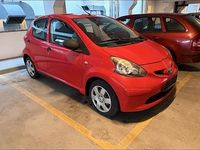 Gebraucht Toyota Yaris 65 PS (47 kW) 2007 Rot Kleinwagen