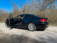 Gebraucht BMW 330 245 PS (180 kW) 2010 Schwarz Coupé