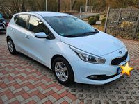 Gebraucht Kia Ceed 99 PS (72 kW) 2015 Weiß Kleinwagen