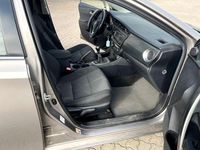 Gebraucht Toyota Auris Edition 90 PS (66 kW) 2013 Grau Limousine