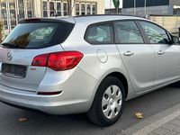 Gebraucht Opel Astra Selection 110 PS (80 kW) 2011 Silber Kombi