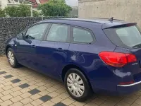 Gebraucht Opel Astra 131 PS (96 kW) 2012 Blau Kombi