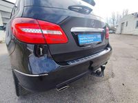 Używany Mercedes B250 211 KM (155 kW) 2012 Czarny Minivan