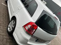 Gebraucht Opel Zafira 125 PS (91 kW) 2012 Weiß Van / Kleinbus