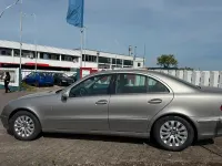 Gebraucht Mercedes E220 150 PS (110 kW) 2004 Silber Limousine