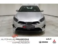 Gebraucht Kia Ceed Spirit 160 PS (117 kW) 2024 Silber Kleinwagen