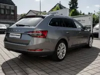 Gebraucht Skoda Superb Style 190 PS (139 kW) 2023 Grau Kombi