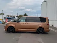 Gebraucht VW Multivan Life 150 PS (110 kW) 2024 Gold Van / Kleinbus