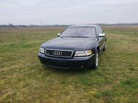 Second-hand Audi A8 150 CP (110 kW) 1999 Berlinǎ