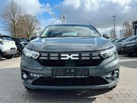 Gebraucht Dacia Sandero Expression 91 PS (66 kW) 2025 Grau Limousine