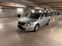 Gebraucht Skoda Octavia 105 PS (77 kW) 2012 Grau Kombi