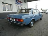 Gebraucht Mercedes 200 60 PS (44 kW) 1983 Blau Limousine
