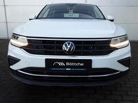 Gebraucht VW Tiguan Move 122 PS (89 kW) 2024 Pure white SUV