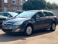 Gebraucht Opel Astra 140 PS (102 kW) 2011 Grau Kombi