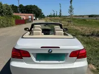 Gebraucht BMW 318 Cabriolet M Sport 143 PS (105 kW) 2011 Weiß Cabrio