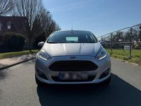 Gebraucht Ford Fiesta 95 PS (69 kW) 2016 Silber Kleinwagen