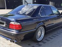 Second-hand BMW 740 286 CP (210 kW) 2000 Albastru Berlinǎ