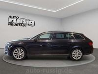 Gebraucht Skoda Superb Style 150 PS (110 kW) 2023 Schwarzmagic perleffekt Kombi