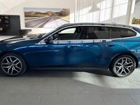 Gebraucht BMW 520 Performance 197 PS (144 kW) 2024 Blau Kombi