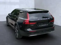 Gebraucht Volvo V60 CC 145 PS (106 kW) 2024 Kombi
