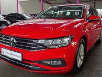 Gebraucht VW Passat 122 PS (89 kW) 2023 Rot Kombi