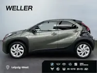 Gebraucht Toyota Aygo 72 PS (52 kW) 2022 Cardamon green / night sky black (gruen) Kleinwagen