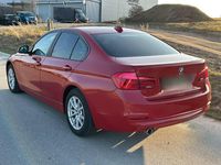 Gebraucht BMW 318 136 PS (100 kW) 2018 Rot Limousine