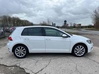 Gebraucht VW Golf VII Comfortline 131 PS (96 kW) 2017 Weiß Limousine