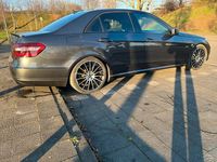 Gebraucht Mercedes E250 204 PS (150 kW) 2009 Grau Limousine
