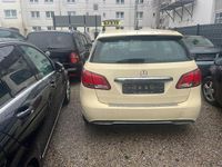 Gebraucht Mercedes B200 136 PS (100 kW) 2018 Van / Kleinbus