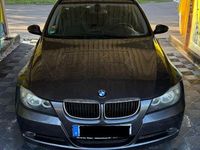 Gebraucht BMW 318 129 PS (94 kW) 2006 Grau Limousine