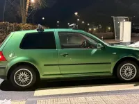 Second-hand VW Golf IV 101 CP (74 kW) 2002 Verde Berlinǎ