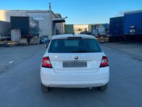 Gebraucht Skoda Fabia 60 PS (44 kW) 2016 Weiß Limousine