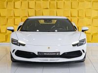 Gebraucht Ferrari 296 830 PS (610 kW) 2023 Weiß Coupé