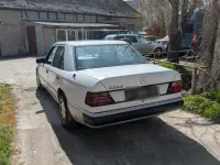 Gebraucht Mercedes 200 75 PS (55 kW) 1990 Weiß Limousine