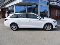 Gebraucht Seat Leon Style 150 PS (110 kW) 2022 Candy white Kombi