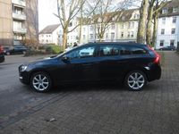 Gebraucht Volvo V60 Kinetic 150 PS (110 kW) 2017 Blau Kombi