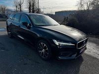 Gebraucht Volvo V60 Momentum 197 PS (144 kW) 2021 Schwarz Kombi