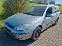 Używany Ford Focus 101 KM (74 kW) 2004 Szary Sedan/Limuzyna