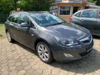 Używany Opel Astra Innovation 101 KM (74 kW) 2012 Szary Kombi