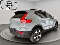Neu Volvo XC40 Plus 163 PS (119 kW) 2026 Grau SUV