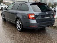 gebraucht Skoda Octavia Combi 2.0 TDI DSG Tour NAVI+LED+SMART-LI