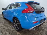 gebraucht Volvo V40 R-Design AUTOM*NAVI*KAMERA*8-FACH*PANO*LEDER