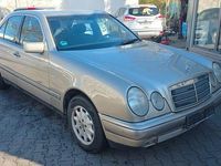 Gebraucht Mercedes 240 170 PS (125 kW) 1998 Silber Limousine