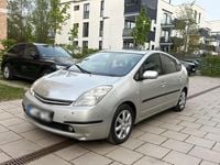 Second-hand Toyota Prius 77 CP (56 kW) 2005 Argintiu Hatchback