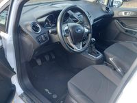 Gebraucht Ford Fiesta 95 PS (69 kW) 2013 Weiß Kleinwagen